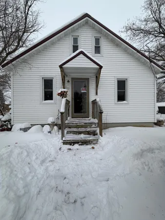 $90,000 | 111 2nd Avenue, Pease, MN 56353