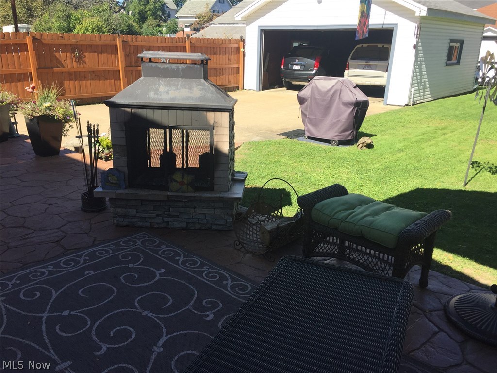 107 Wilson Street Struthers, OH 44471 - Photo 29 of 33 Patio View