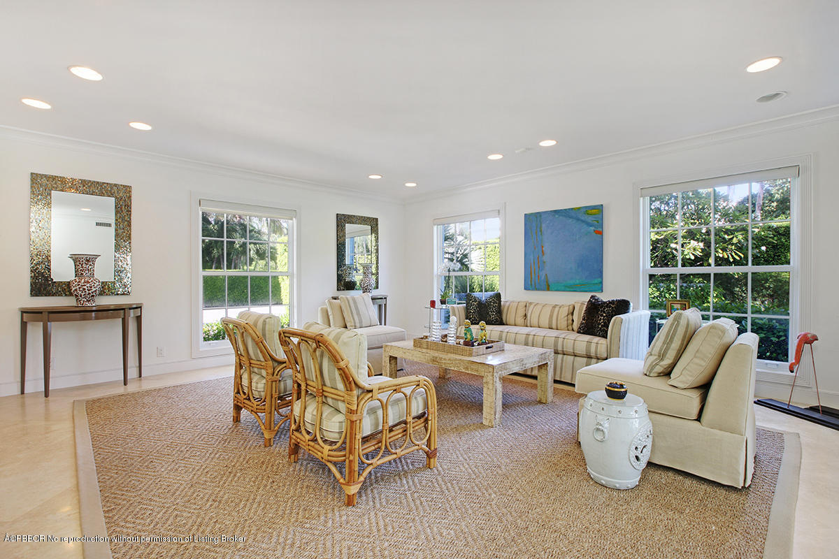 202 Garden Road Palm Beach, FL 33480 - Photo 19 of 76 19 Living Rom