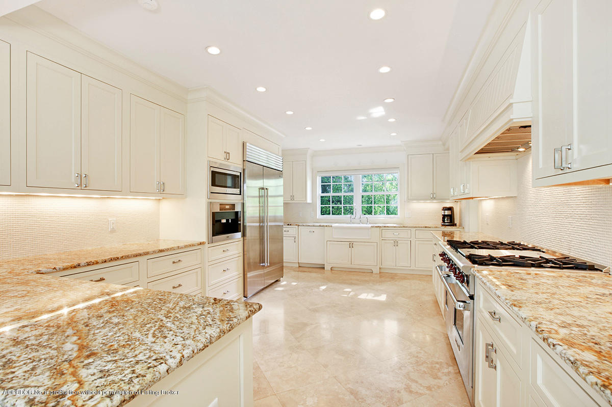 202 Garden Road Palm Beach, FL 33480 - Photo 25 of 76 25 Kitchen