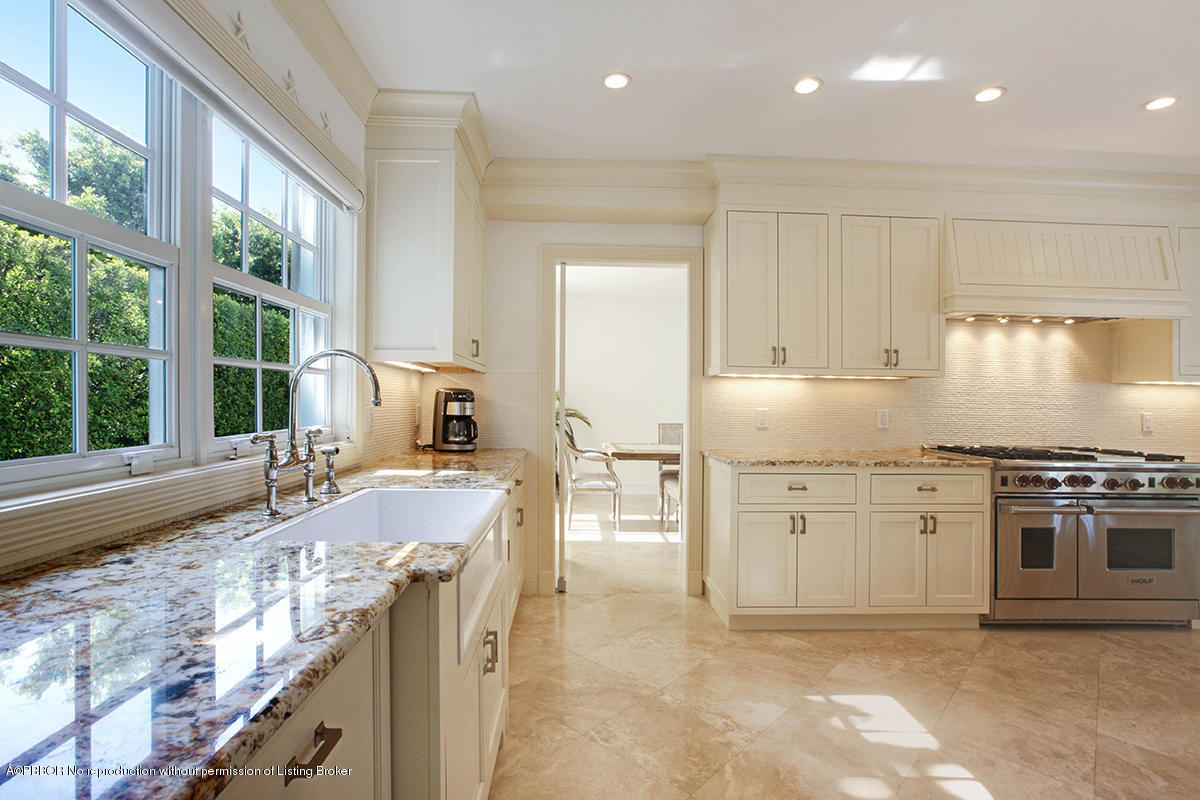 202 Garden Road Palm Beach, FL 33480 - Photo 27 of 76 27 Kitchen