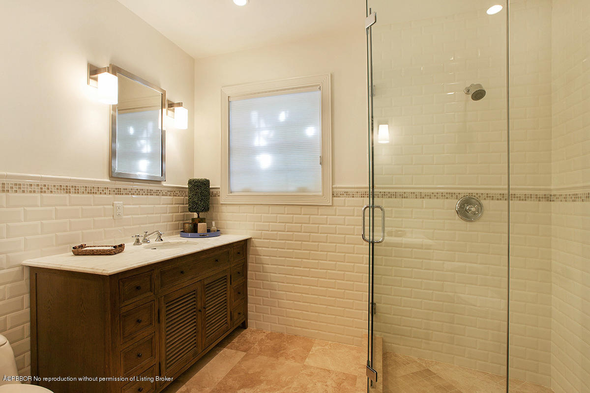 202 Garden Road Palm Beach, FL 33480 - Photo 35 of 76 35 Bathroom