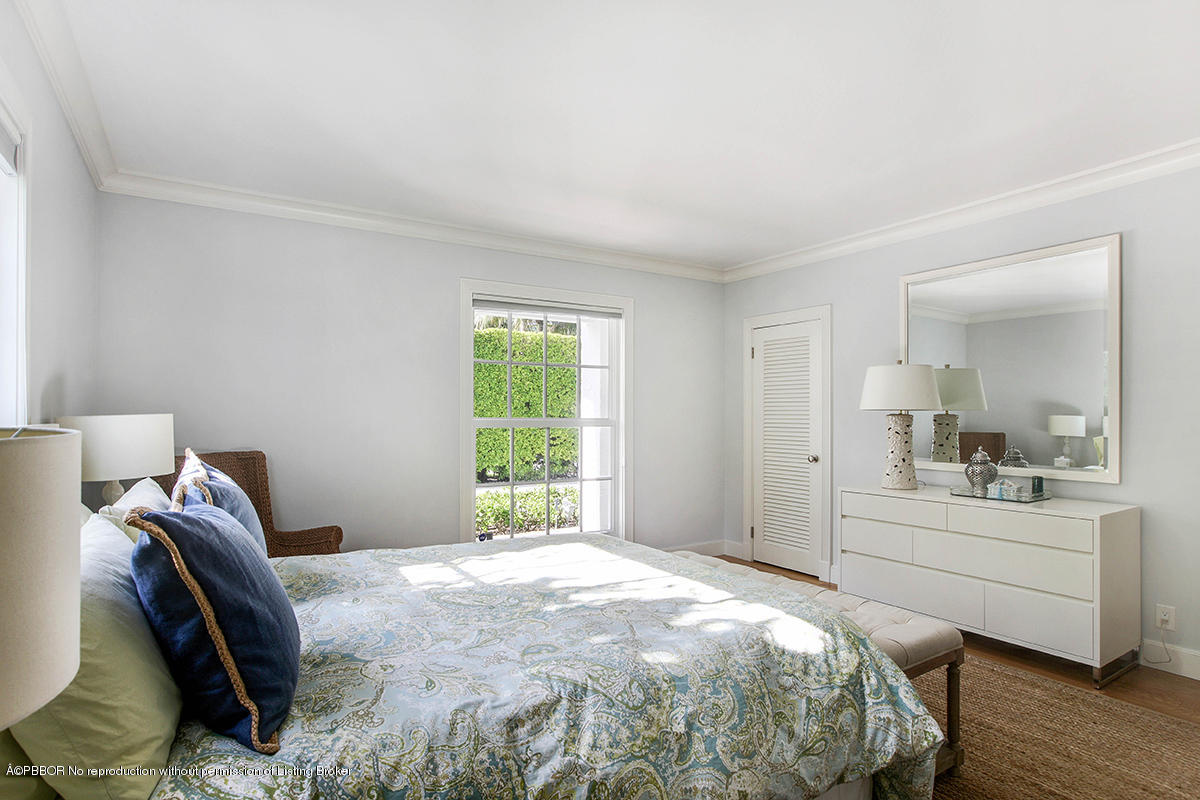 202 Garden Road Palm Beach, FL 33480 - Photo 37 of 76 37 Bedroom
