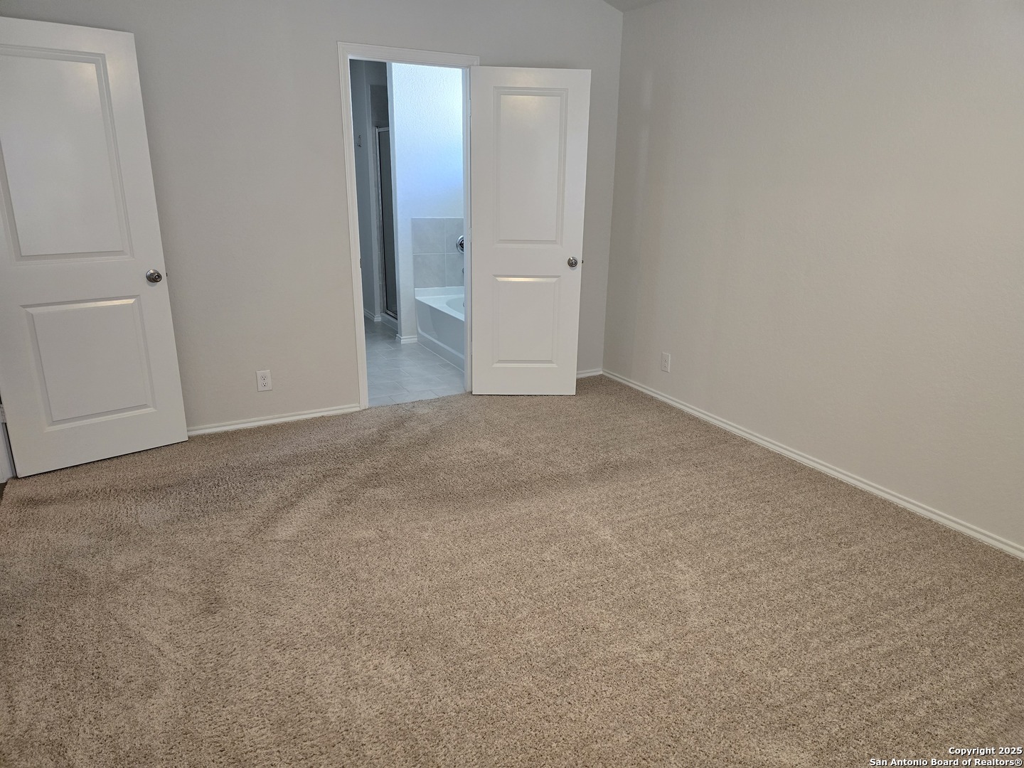 8207 Tortoise Trail Converse, TX 78109 - Photo 16 of 30 an empty room with closet area