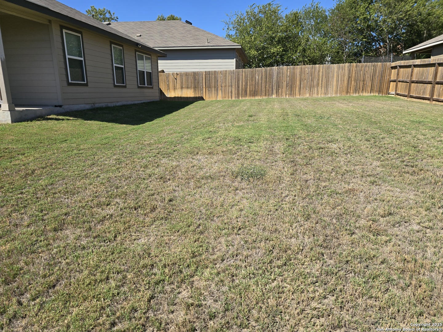 8207 Tortoise Trail Converse, TX 78109 - Photo 25 of 30 a view of a backyard