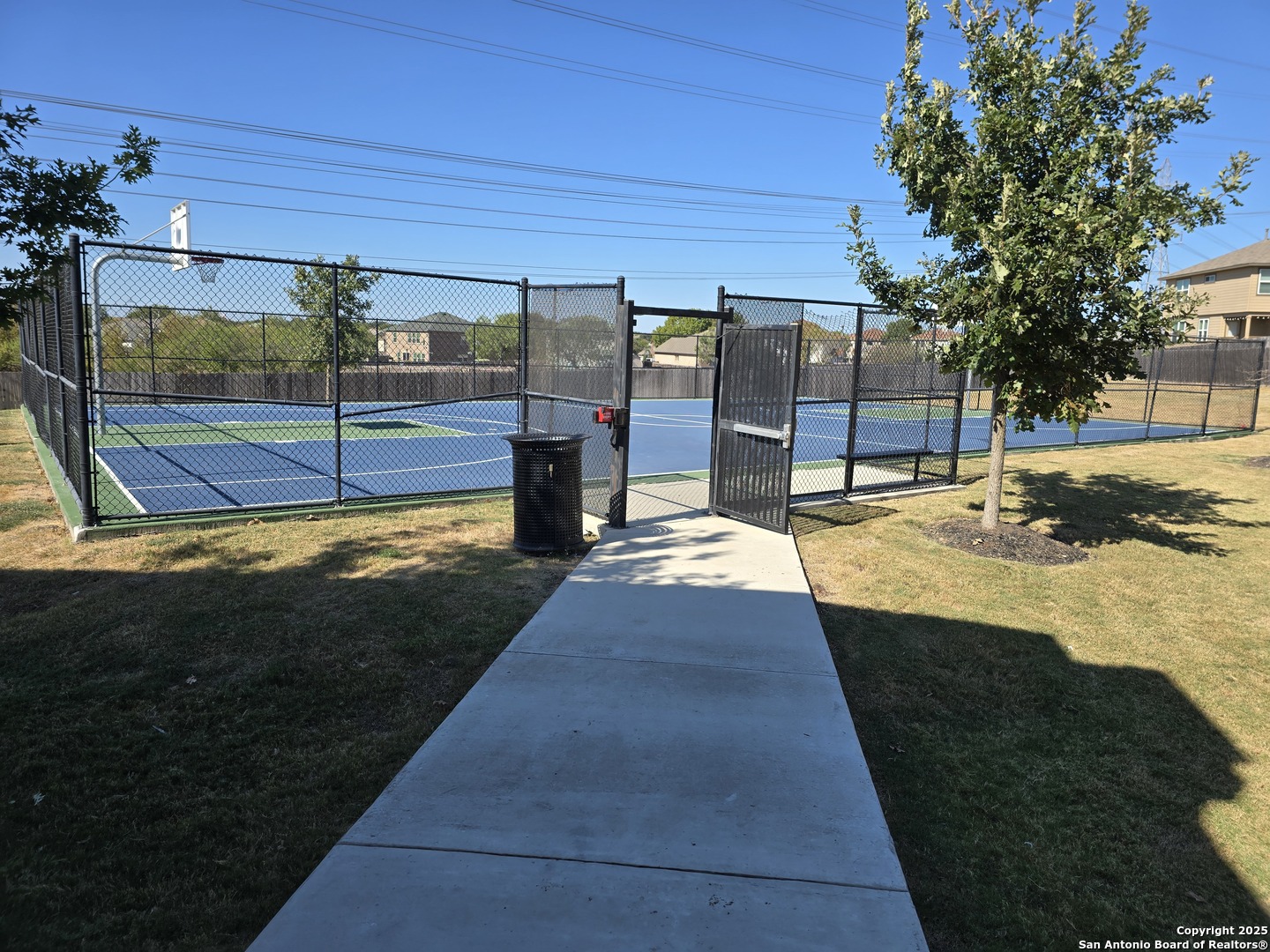 8207 Tortoise Trail Converse, TX 78109 - Photo 26 of 30 a view of a backyard