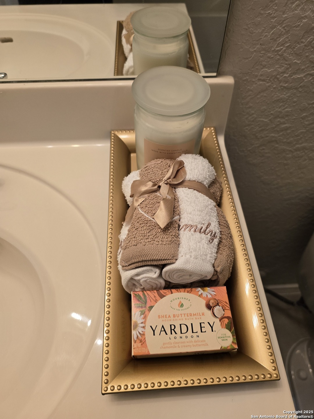 8207 Tortoise Trail Converse, TX 78109 - Photo 7 of 30 a black and white photo of a book