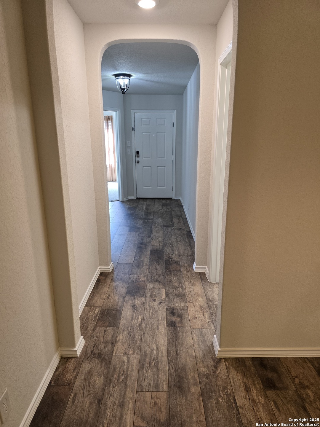 8207 Tortoise Trail Converse, TX 78109 - Photo 10 of 30 wooden floor in a gallery