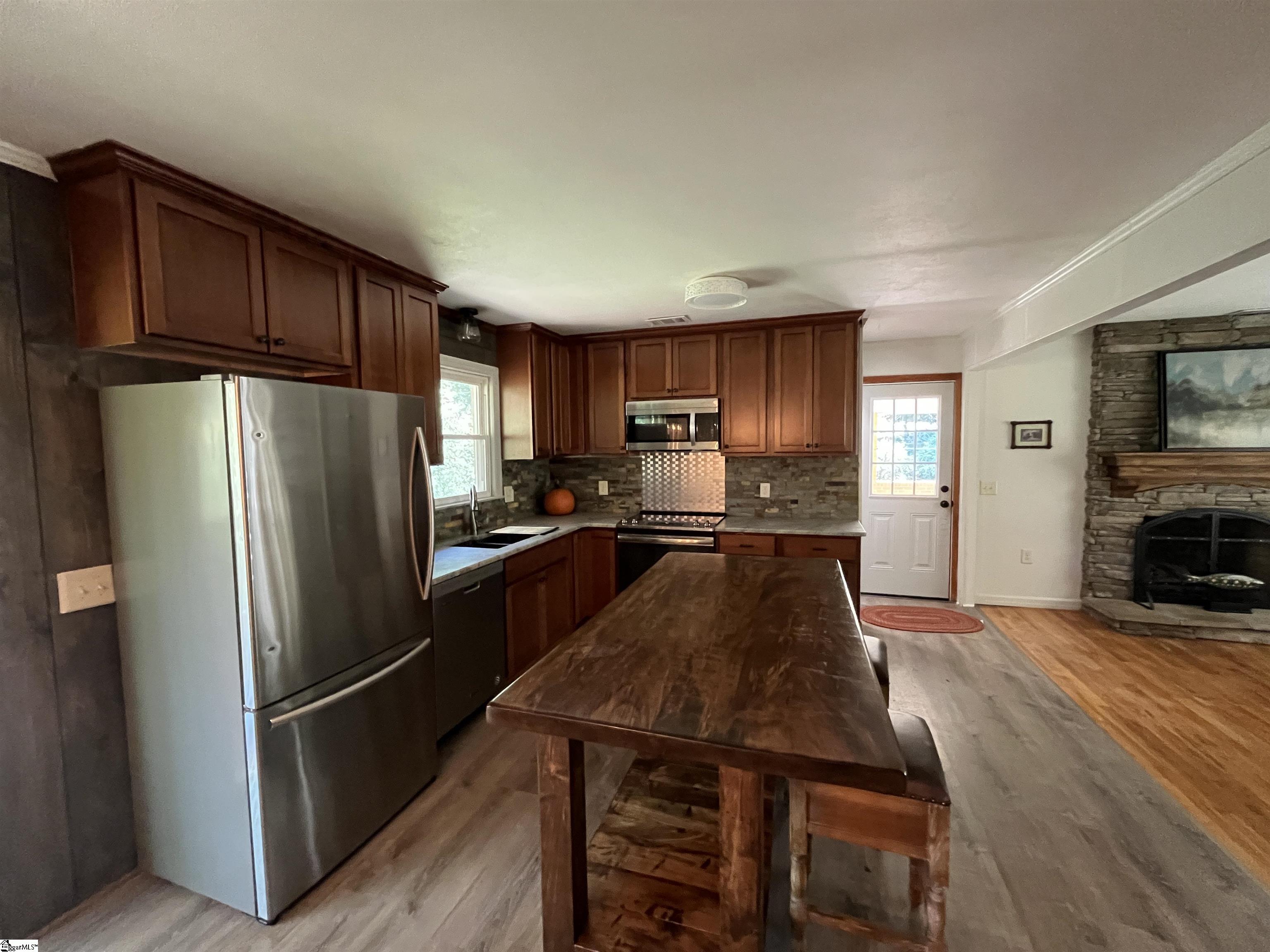 606 North Poplar Street Walhalla, SC 29691 - Photo 3 of 28