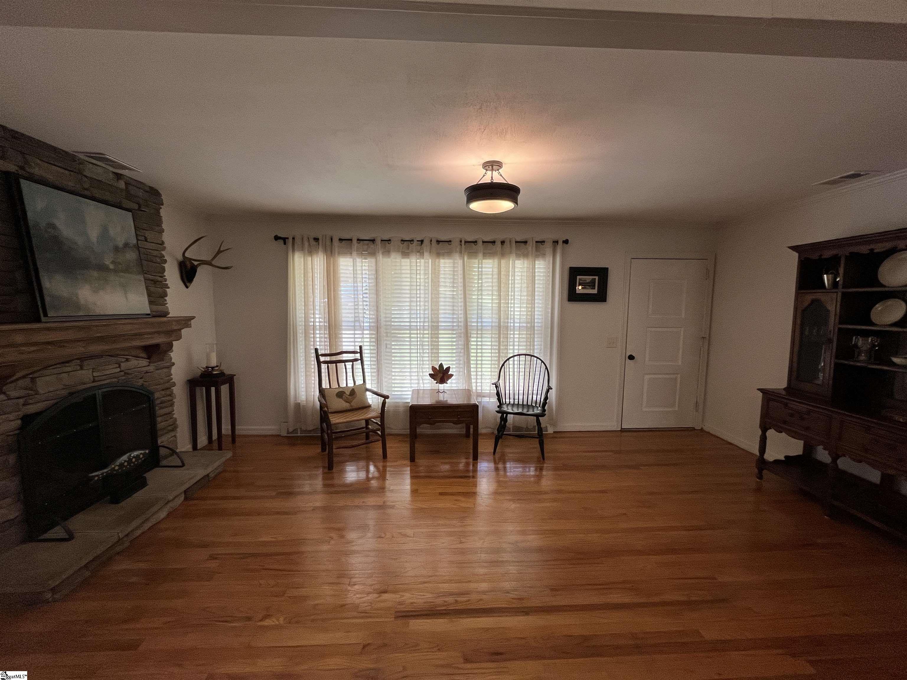 606 North Poplar Street Walhalla, SC 29691 - Photo 10 of 28