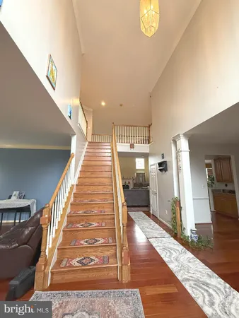 a view of entryway and hall