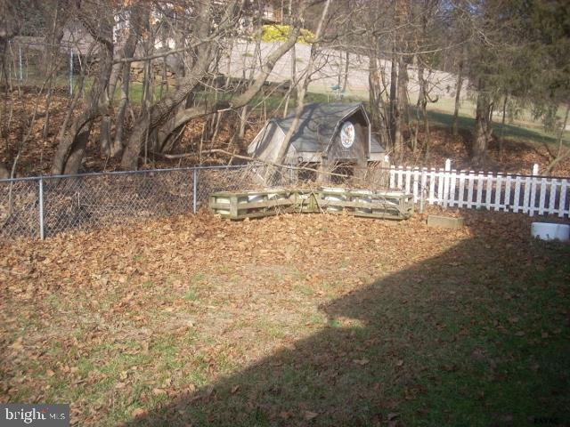 5770 Mountain Road Dover, PA 17315 - Photo 7 of 36 Gallery Image 7