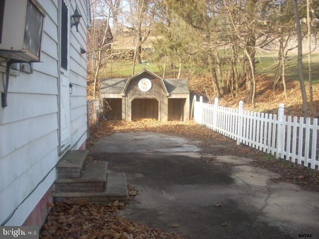 5770 Mountain Road Dover, PA 17315 - Photo 8 of 36 Gallery Image 8