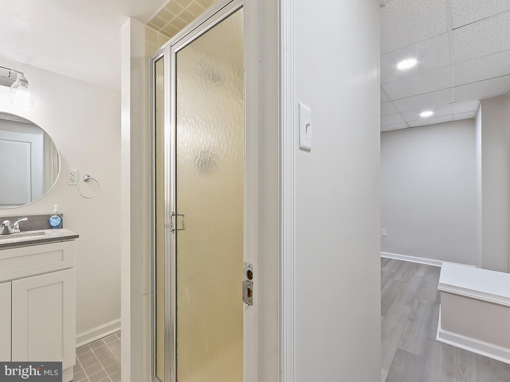 903 Penn Valley Road Media, PA 19063 - Photo 48 of 52 Full bath on lower level.