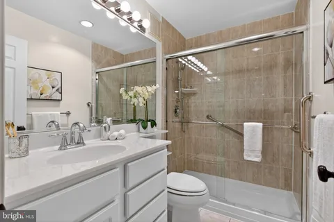 $925,000 | 3297 Sutton Place Northwest, Unit C, Washington, DC 20016