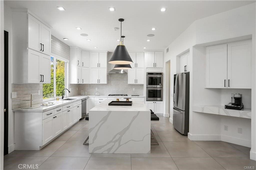 23679 Ridgeway Mission Viejo, CA 92692 - Photo 7 of 39