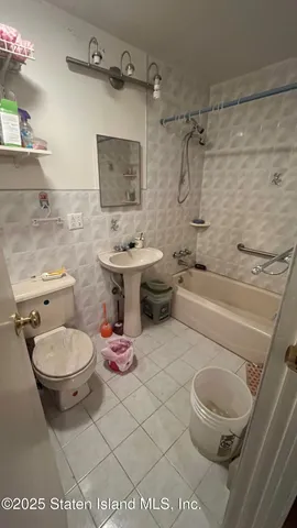 $630,000 | 301 Mosel Avenue | Concord