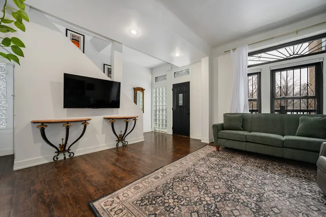 $699,000 | 2851 West Division Street, Chicago, IL 60622