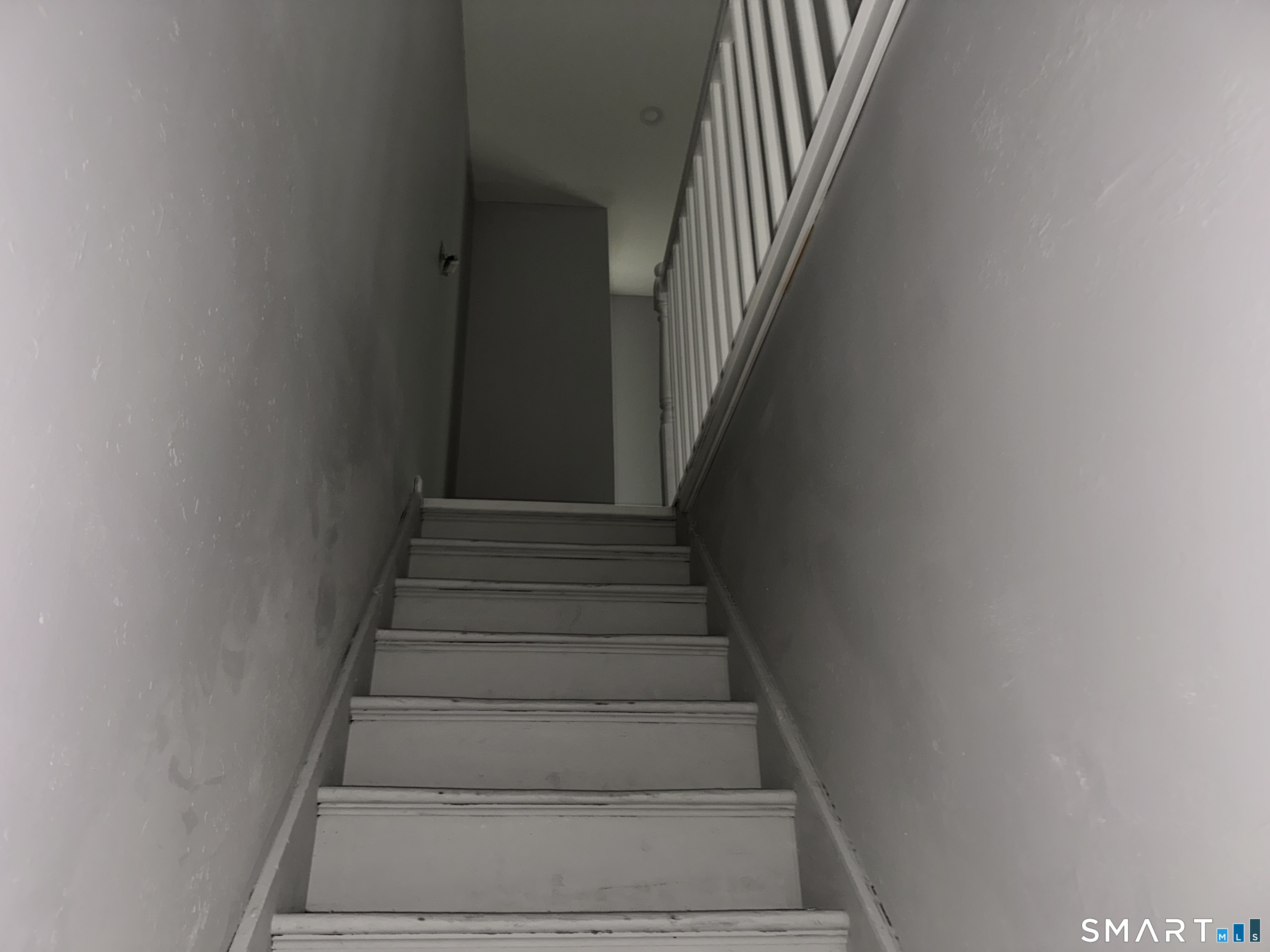 240 Madison Avenue Bridgeport, CT 06604 - Photo 14 of 21 a view of entryway