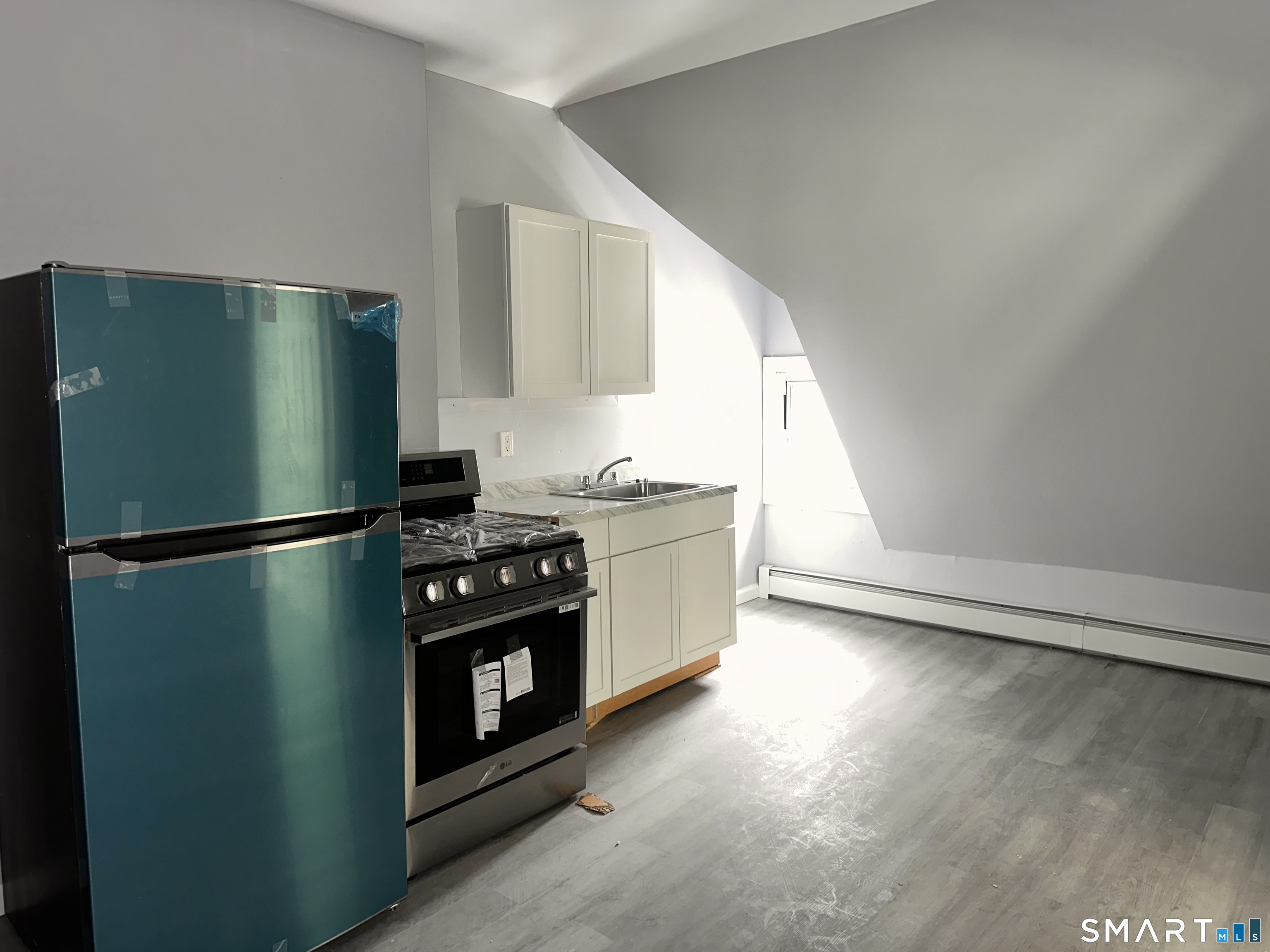 240 Madison Avenue Bridgeport, CT 06604 - Photo 16 of 17