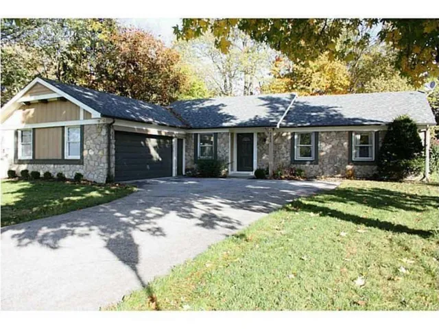 $2,300 | 3424 East 98th Street, Carmel, IN 46033