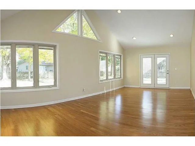 $2,300 | 3424 East 98th Street, Carmel, IN 46033