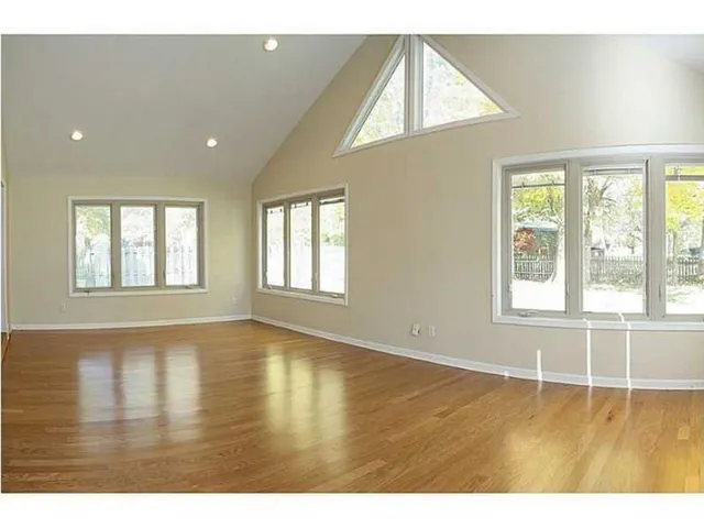 $2,300 | 3424 East 98th Street, Carmel, IN 46033