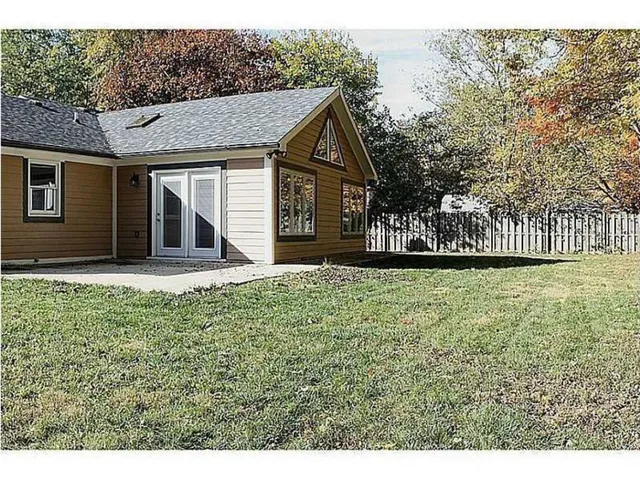 $2,300 | 3424 East 98th Street, Carmel, IN 46033