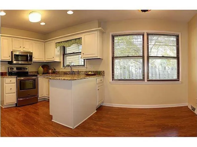 $2,300 | 3424 East 98th Street, Carmel, IN 46033