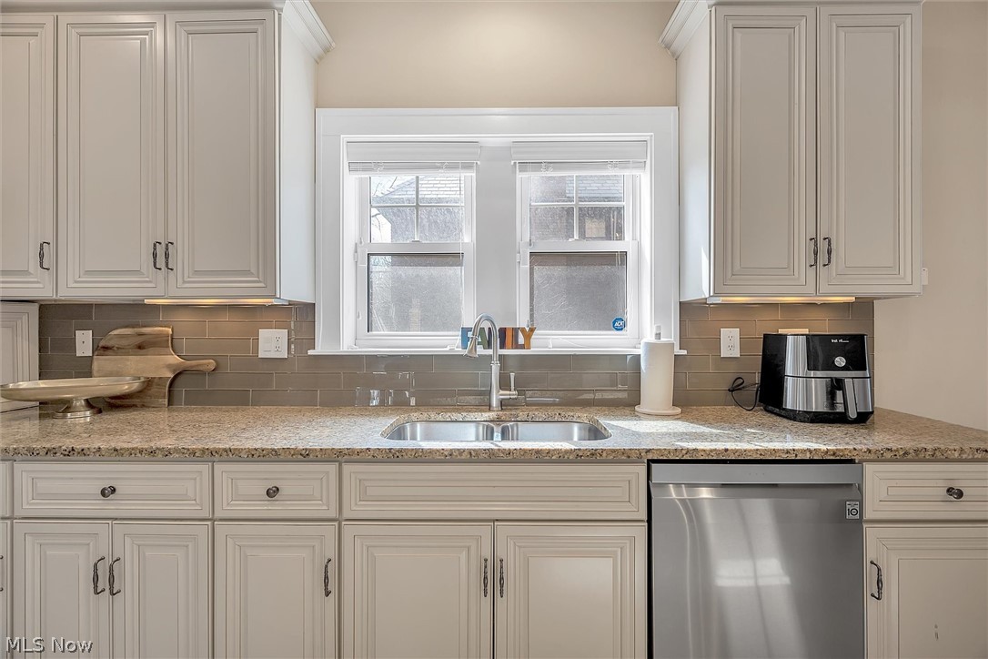 2850 Berkshire Road Cleveland, OH 44118 - Photo 14 of 33 Don't you love a window over a kitchen sink?