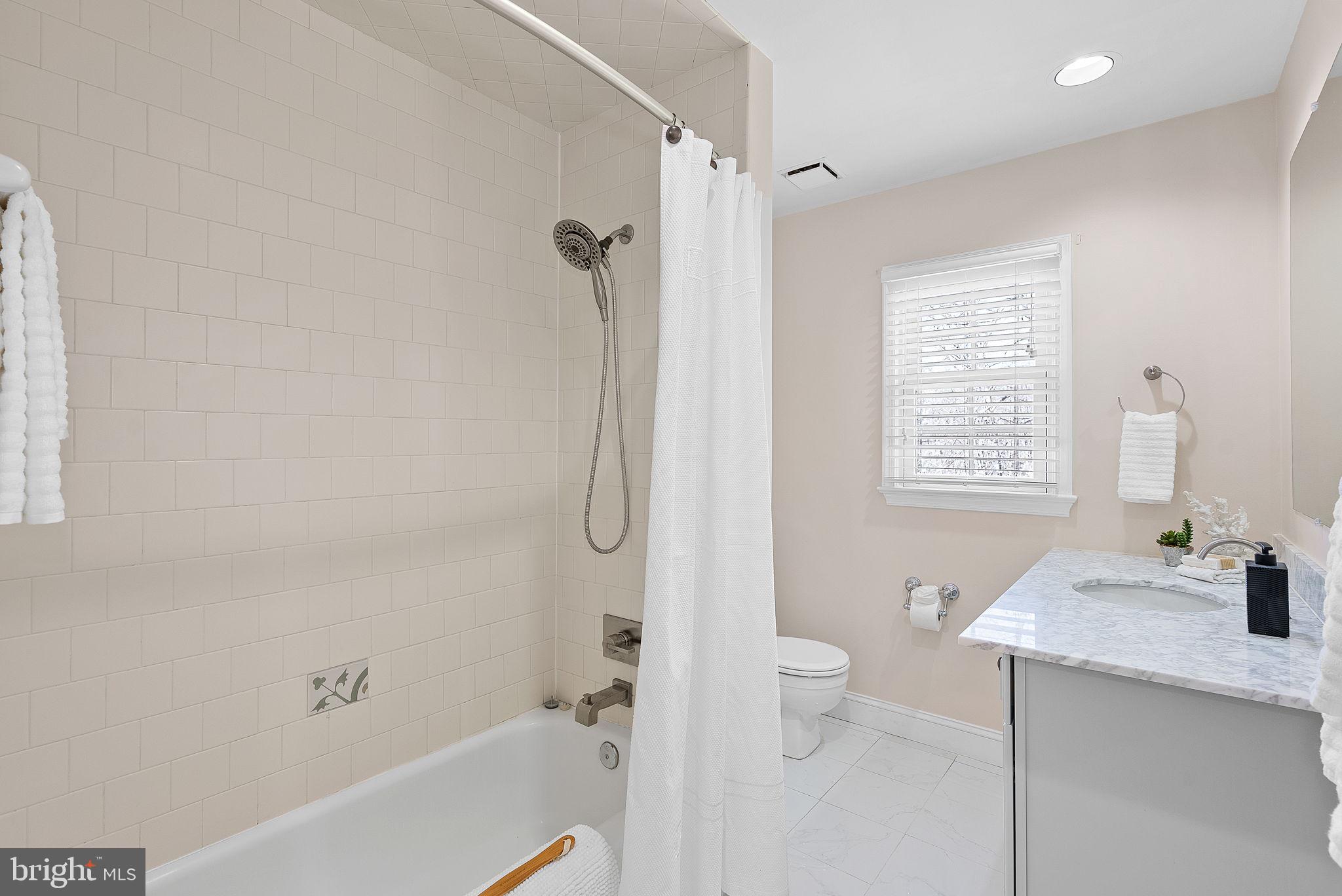 16250 Whitehaven Road Silver Spring, MD 20906 - Photo 35 of 87 Hall full bathroom