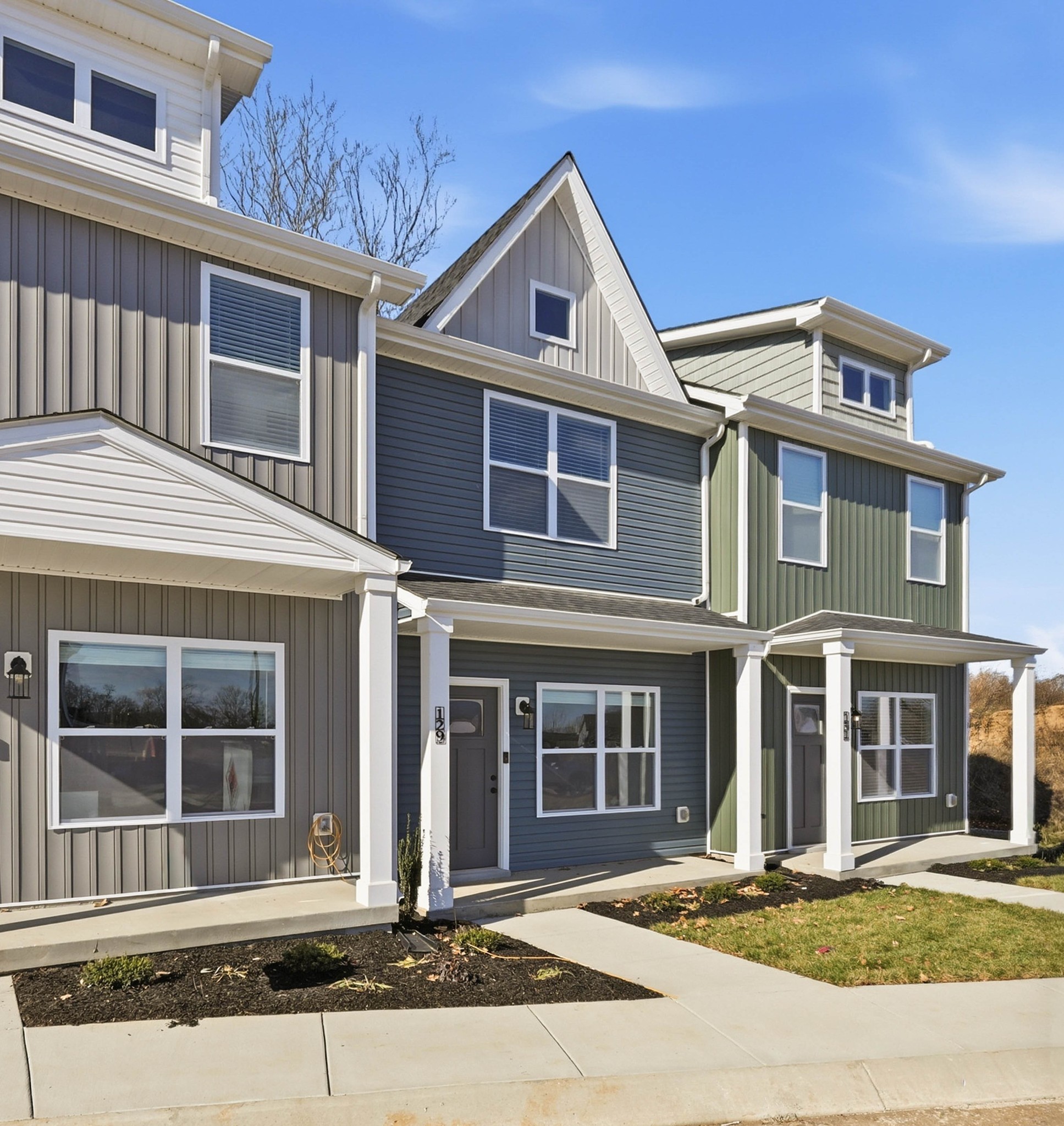 129 Front Rdg Circle Clarksville, TN 37042 - Photo 2 of 37