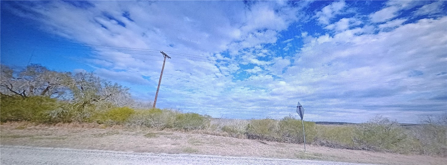 906 Fm 3024 Mathis, TX 78380 - Photo 22 of 25 a backyard of a house