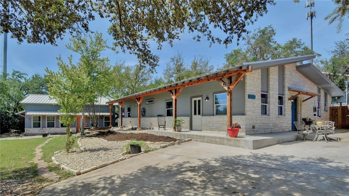 1600 Saracen Road Austin, TX 78733 - Photo 1 of 1 Front yard and driveway with lots of space for boats/RV's