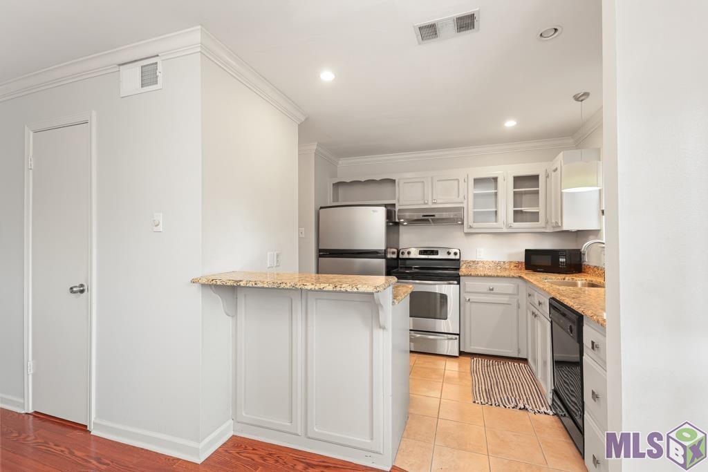 981 Ridgepoint Court, Unit 981 Baton Rouge, LA 70810 - Photo 11 of 22 Gallery Image 11