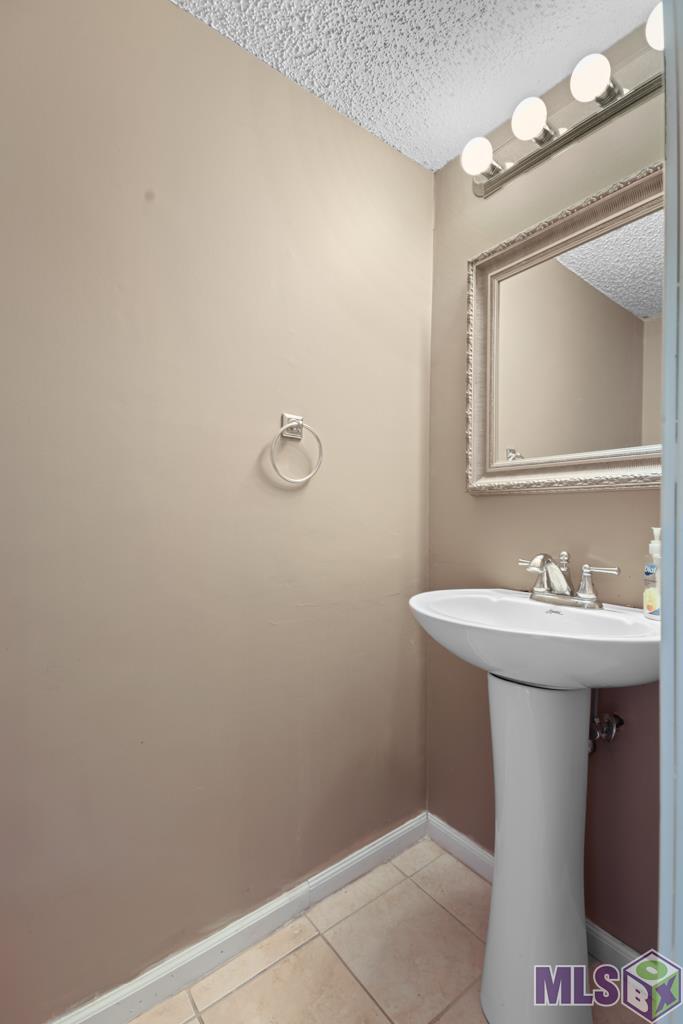981 Ridgepoint Court, Unit 981 Baton Rouge, LA 70810 - Photo 8 of 22 Gallery Image 8
