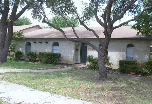 $2,550 | 2829 Arcadia Lane, Carrollton, TX 75007