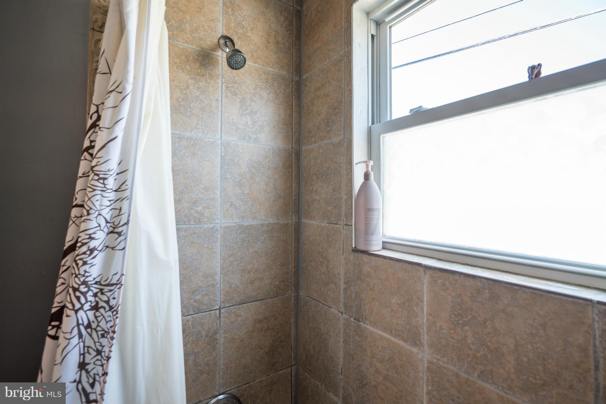 414 Brownell Road Baltimore, MD 21220 - Photo 19 of 30 Bath