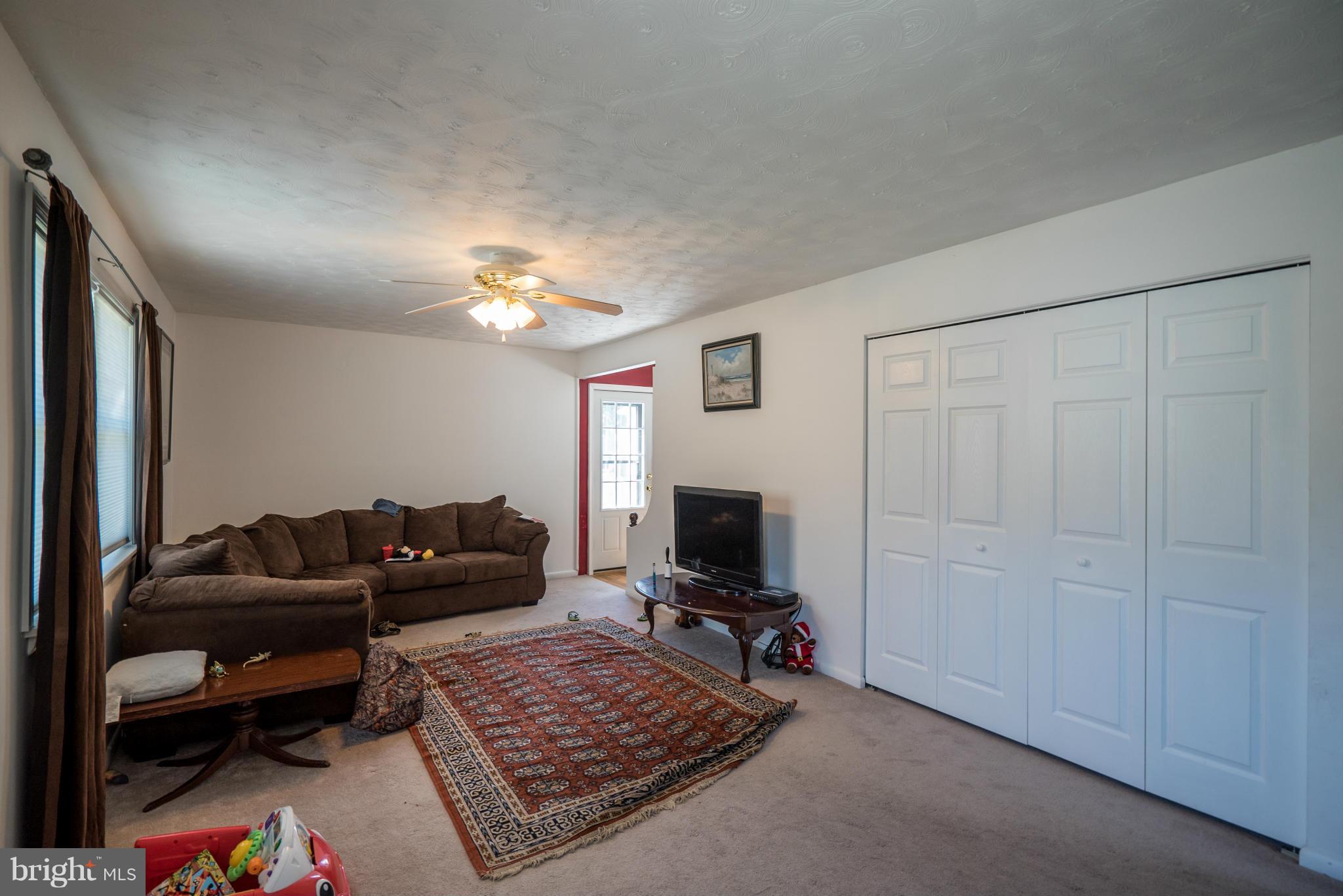 414 Brownell Road Baltimore, MD 21220 - Photo 8 of 30 Living Room