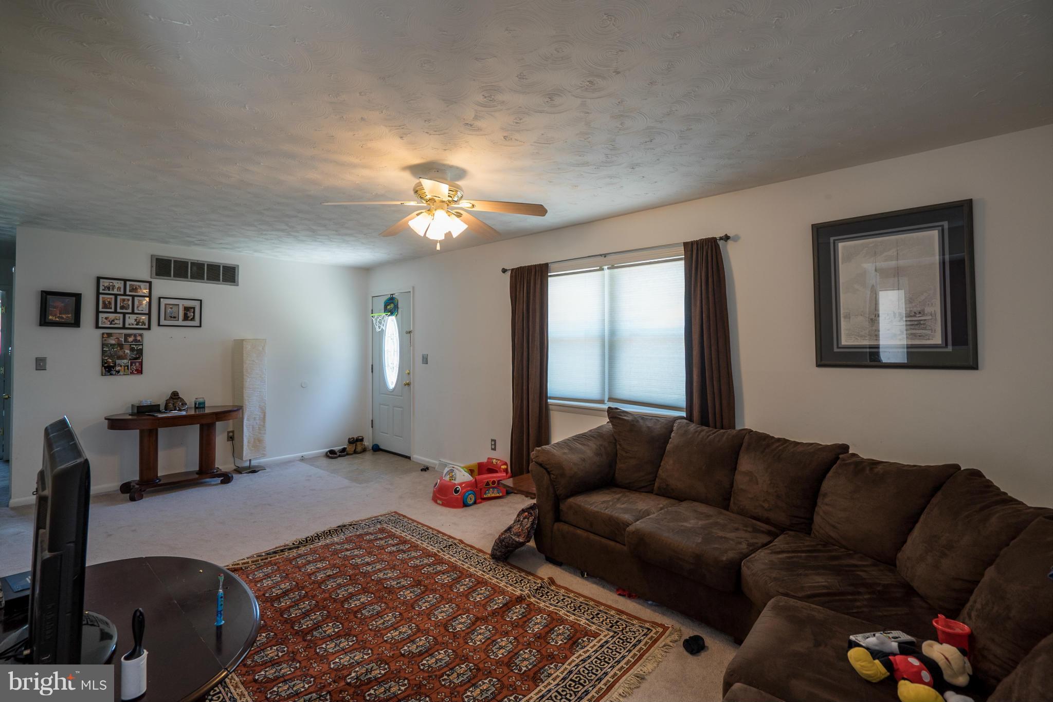 414 Brownell Road Baltimore, MD 21220 - Photo 10 of 30 Living Room