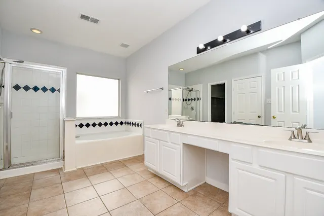 $2,650 | 3019 Red Oak Leaf Trail, Houston, TX 77084