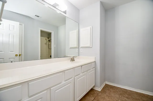 $2,650 | 3019 Red Oak Leaf Trail, Houston, TX 77084