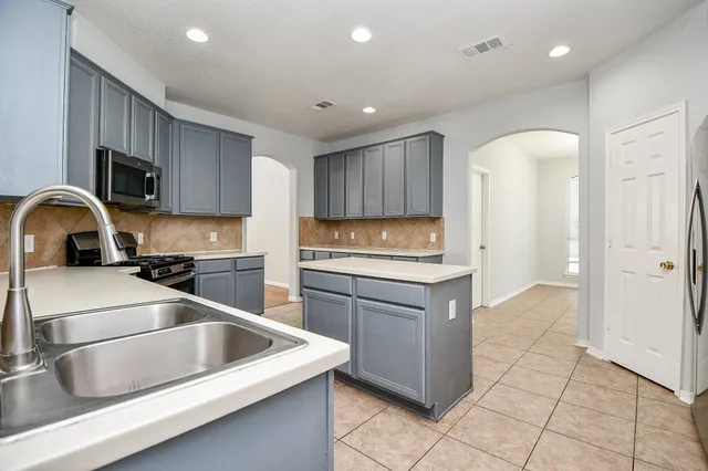 $2,650 | 3019 Red Oak Leaf Trail, Houston, TX 77084