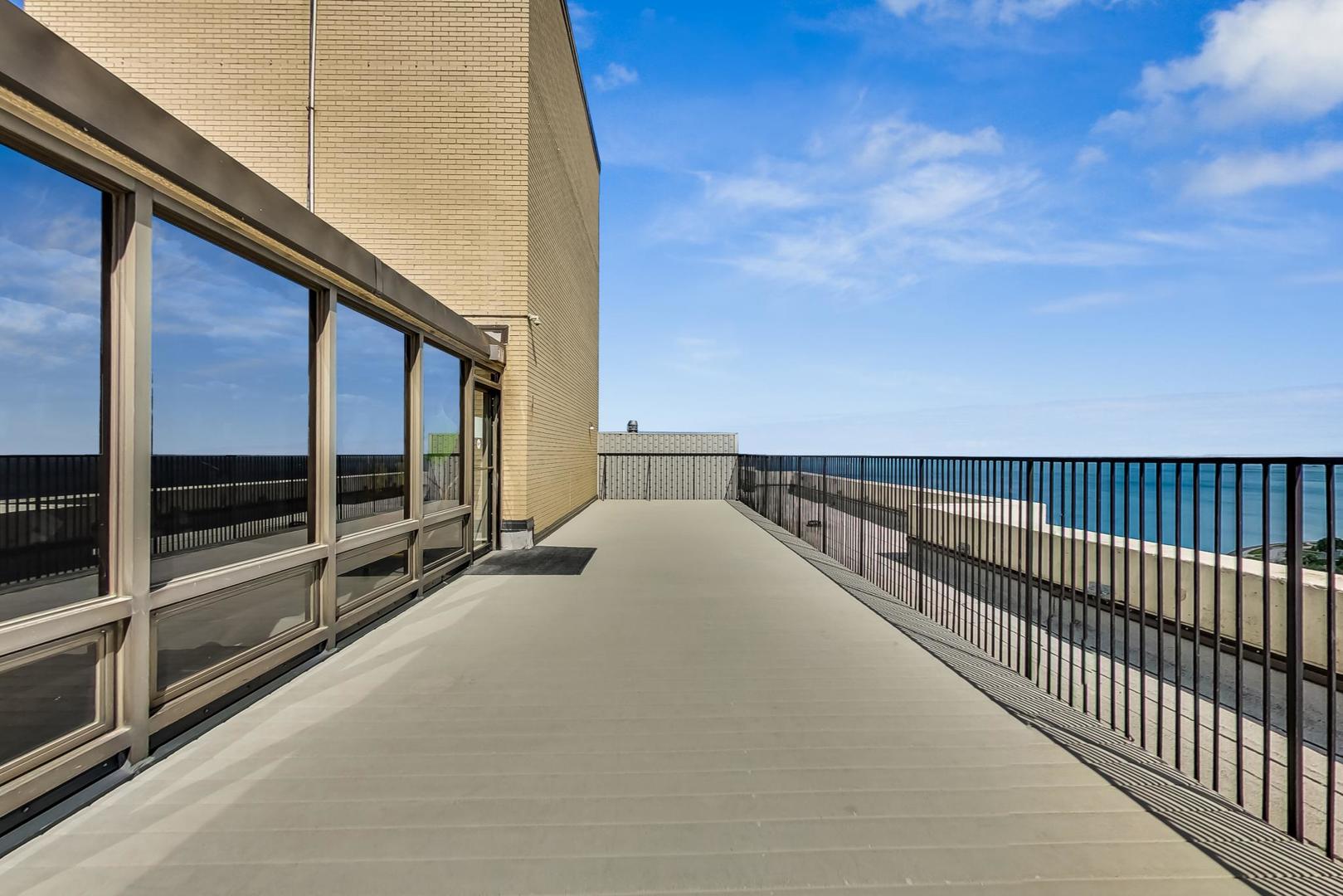 2800 North Lake Shore Drive, Unit 4216 Chicago, IL 60657 - Photo 27 of 29 a view of balcony