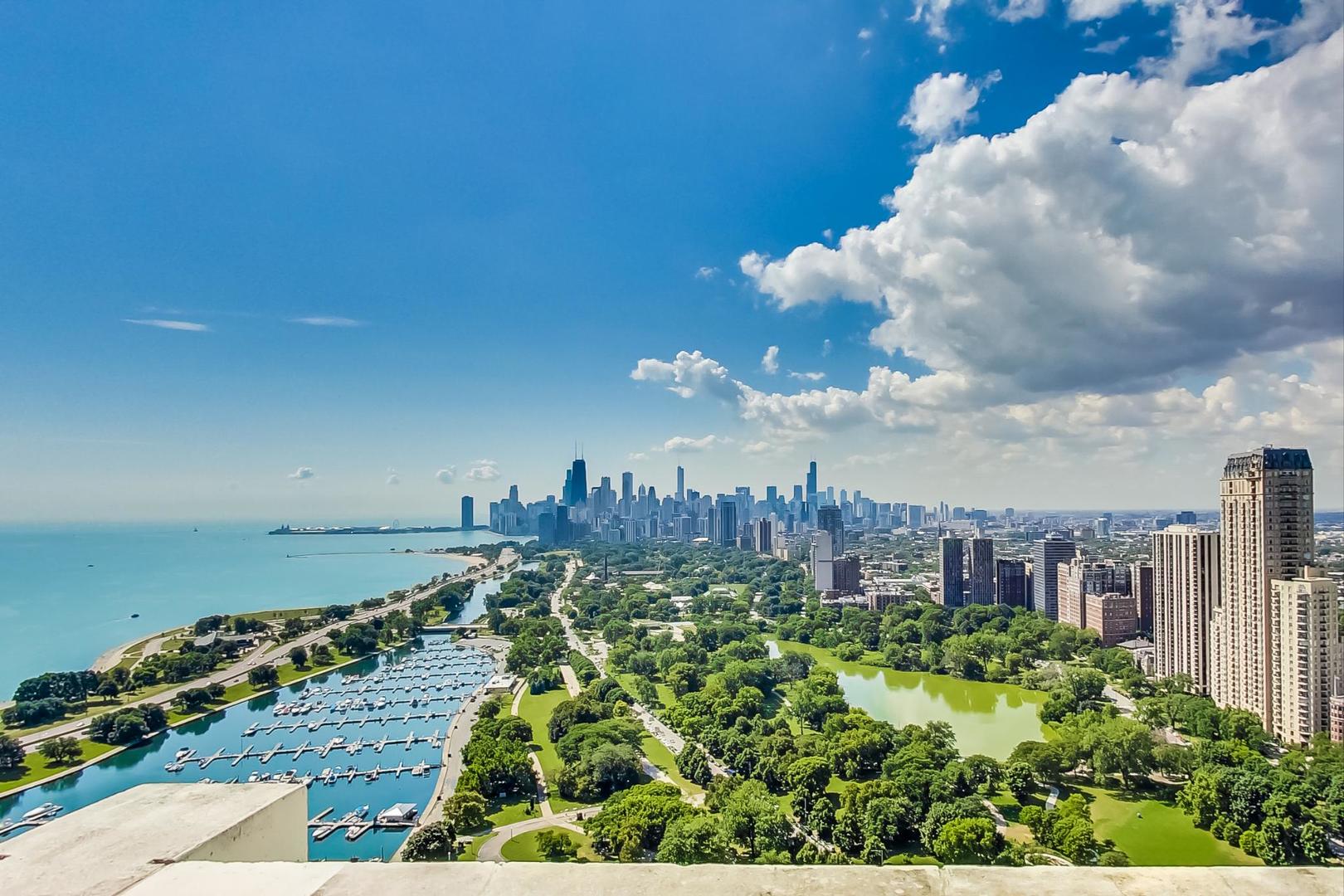 2800 North Lake Shore Drive, Unit 4216 Chicago, IL 60657 - Photo 4 of 29 a view of a city