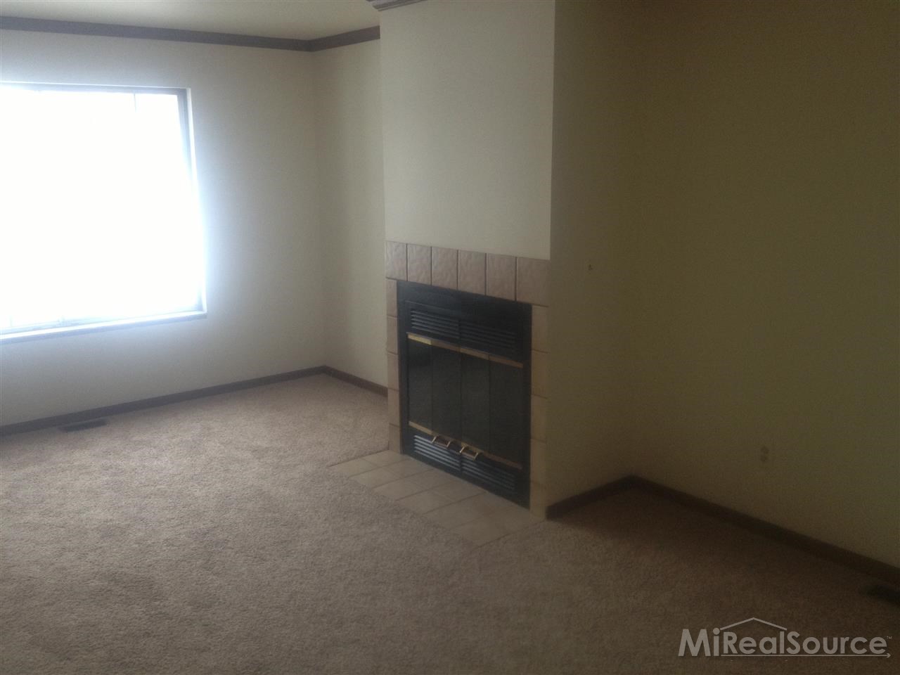 906 Neff Road Grosse Pointe, MI 48230 - Photo 5 of 21 31229076-4.JPG