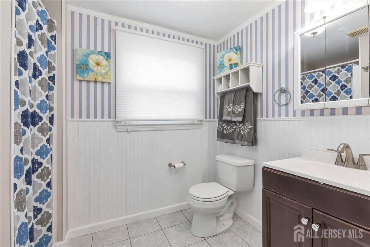 53 University Road East Brunswick, NJ 08816 - Photo 17 of 24