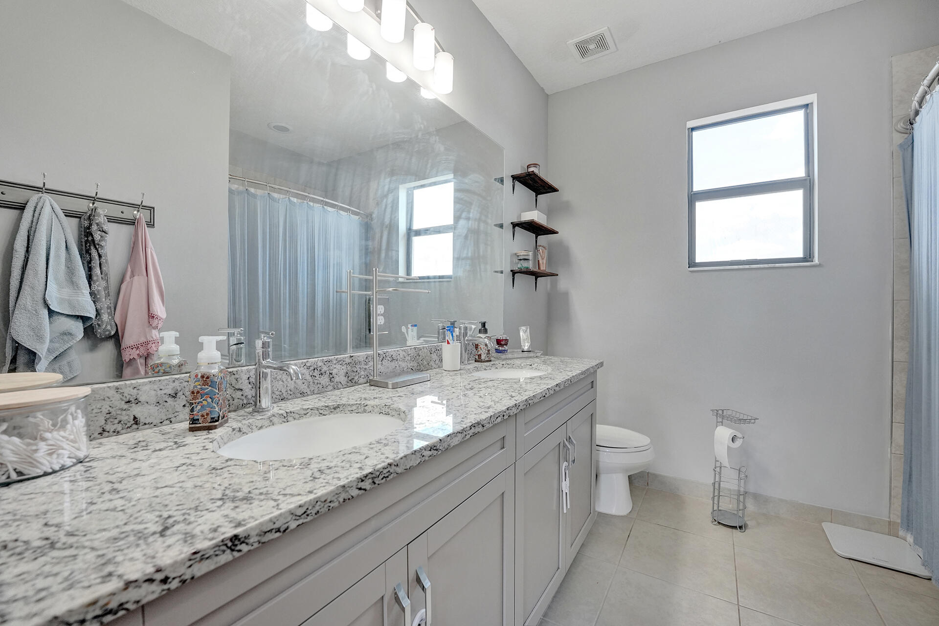 7201 Estero Drive Lake Worth, FL 33463 - Photo 30 of 58 Bath 3