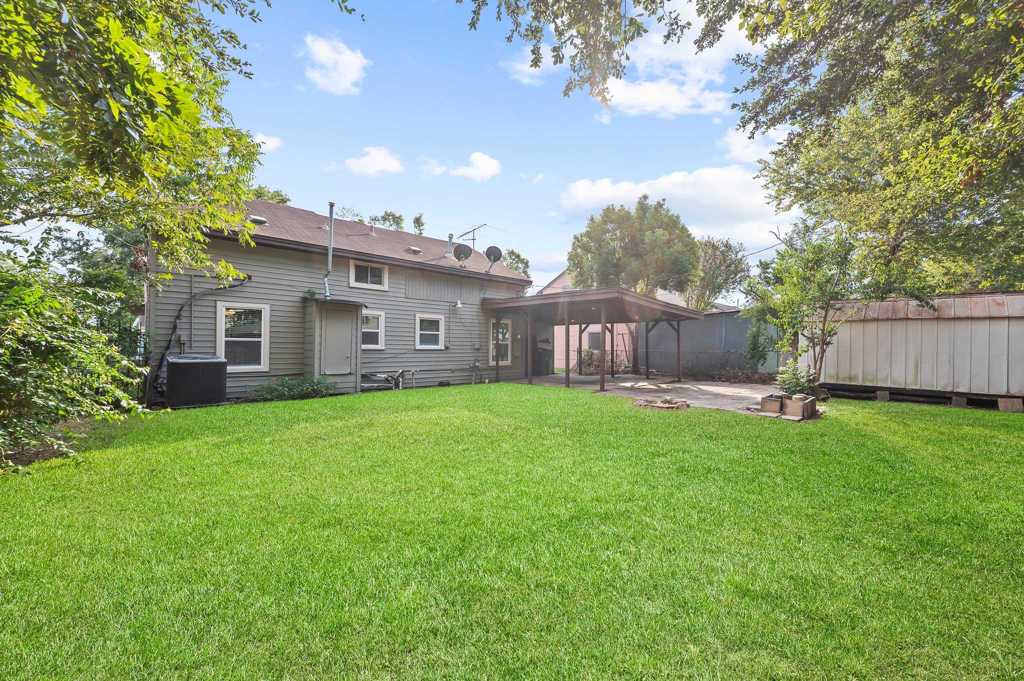 3823 Florinda Street Houston, TX 77021 - Photo 41 of 41 Look at the size of this backyard!