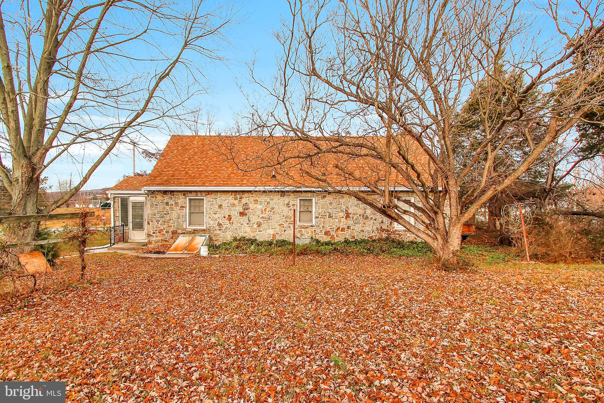 6194 York Road Spring Grove, PA 17362 - Photo 2 of 24